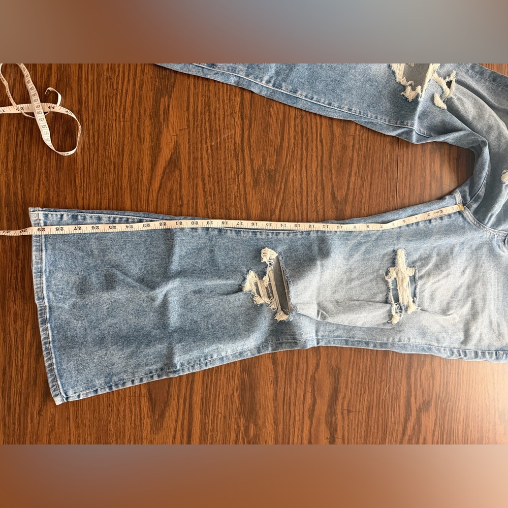 American Eagle Outfitters Light Blue Distressed Flare Jeans - Picture 8 of 8